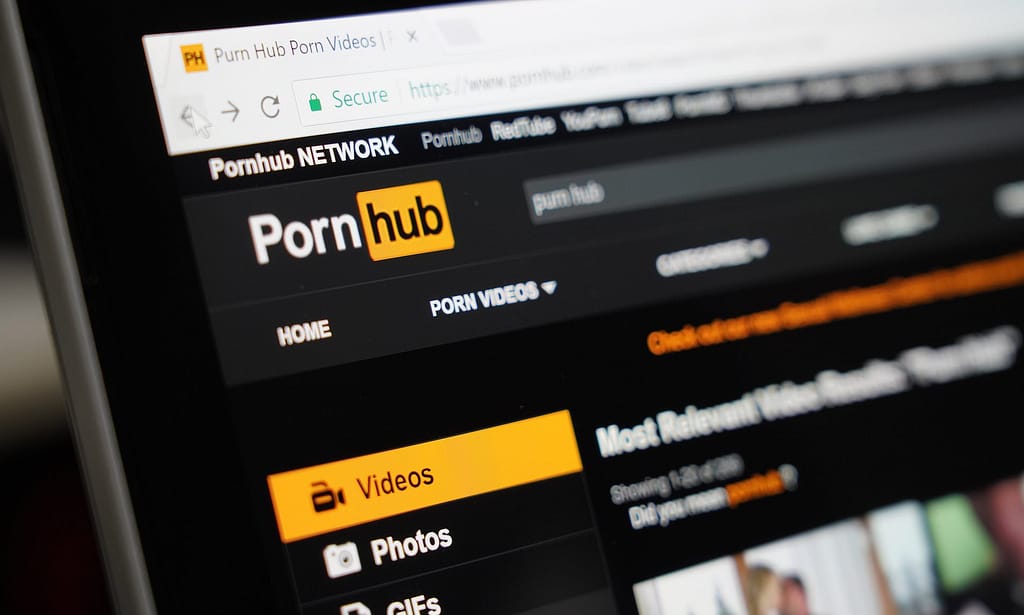 Pornhub: Νομικά «κενά» στις πολιτικές του γύρω από τα exploitive videos!