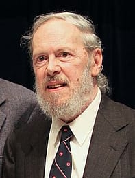 'Όλοι στεκόμαστε στους ώμους του Dennis Ritchie'
