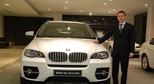 Facebook-Scam-BMW-Manager-Donates-a-Brand-New-X6