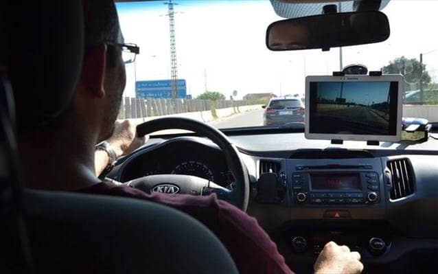 Τεχνολογία επικοινωνίας vehicle-2-vehicle: οι οδηγοί βλέπουν μπροστά